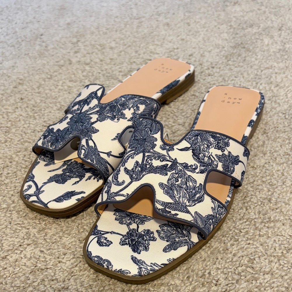 Target Women's Blue Floral Slide Sandals